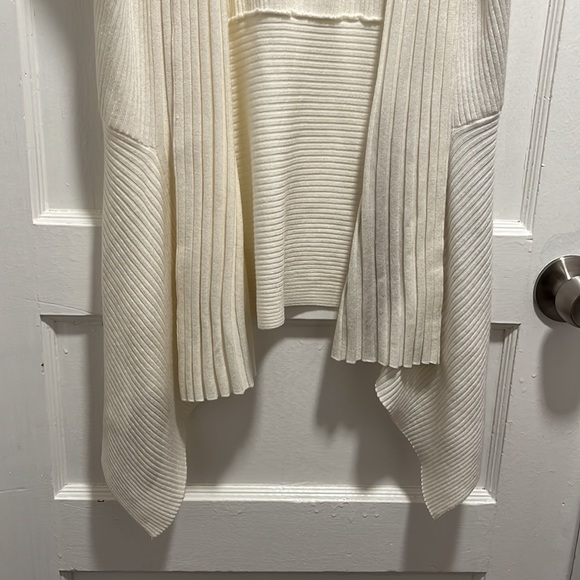 Once Again Sweater - Picture 3 of 11